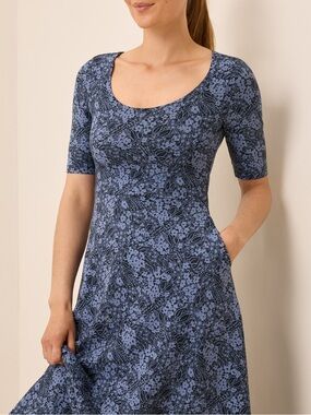 Pact Fit & Flare Signature Scoop Dress Midnight Garden Floral Size Small Organic